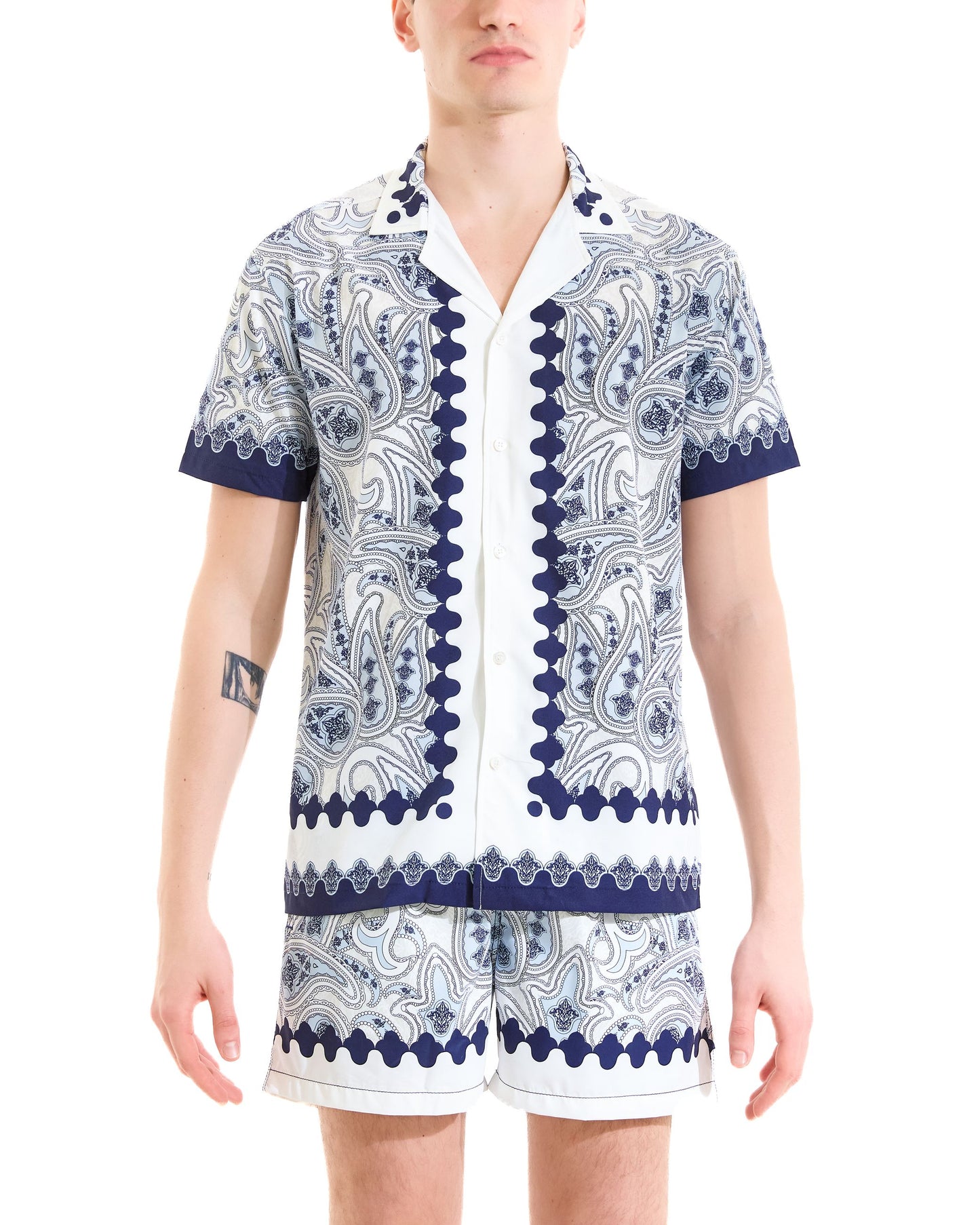 camicia mezza manica stampata con collo bowling