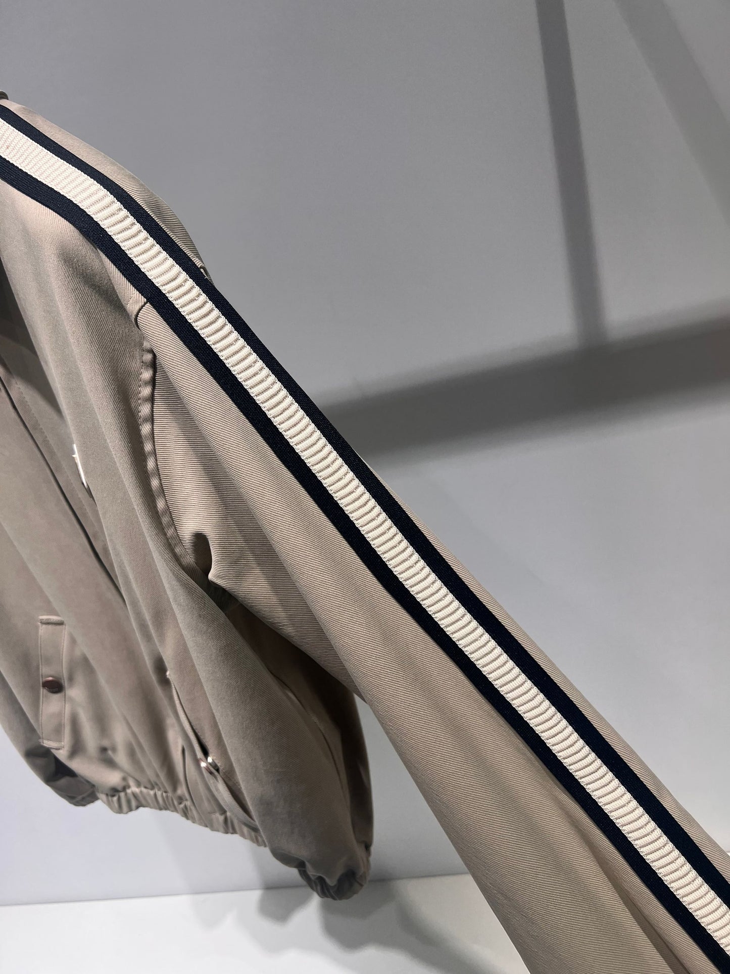 Giubbotto in cotone con bande