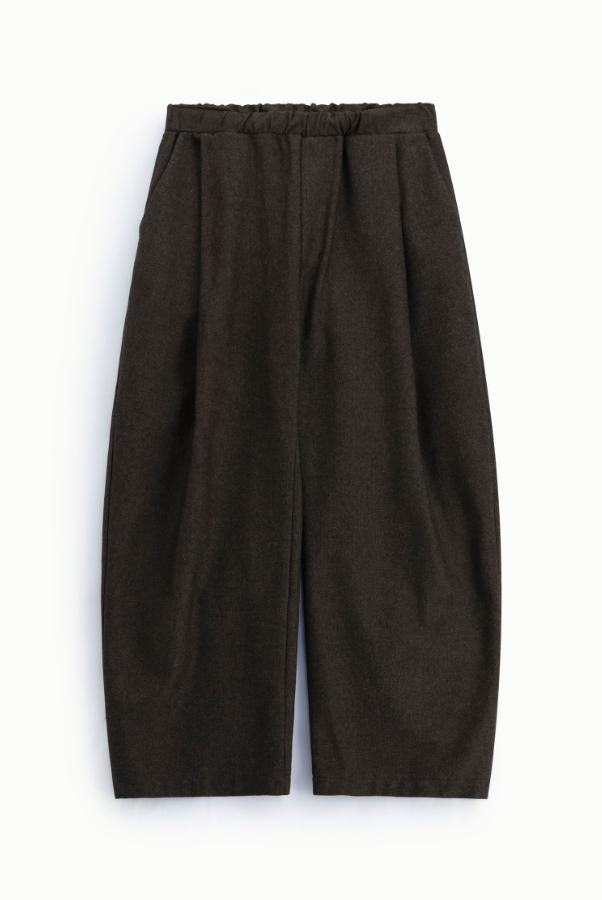 PANTALONE MORO CON FONDO AMPIO