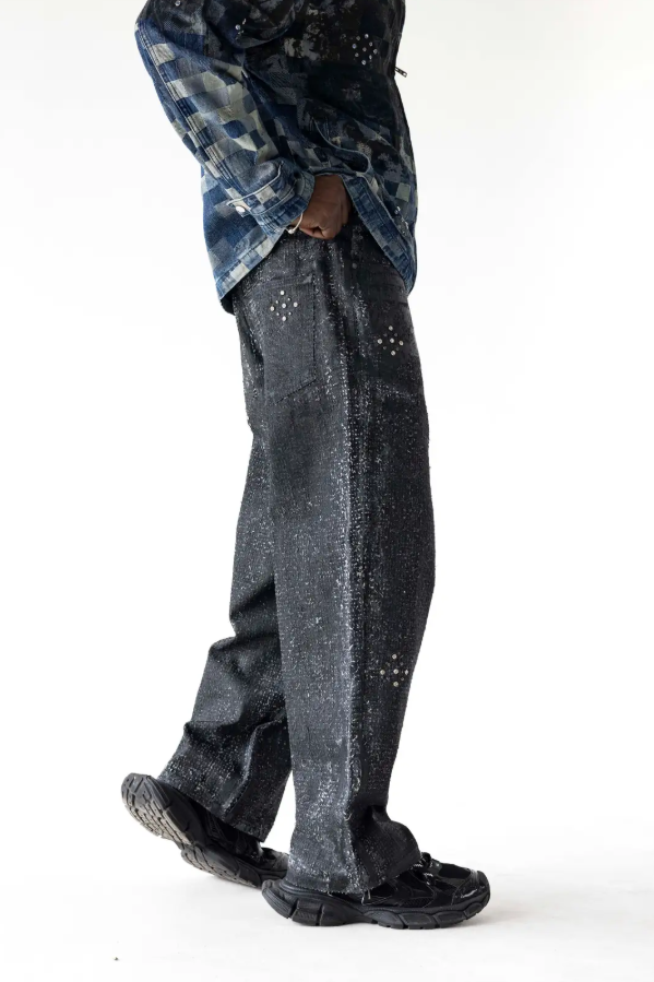 denim con borchie