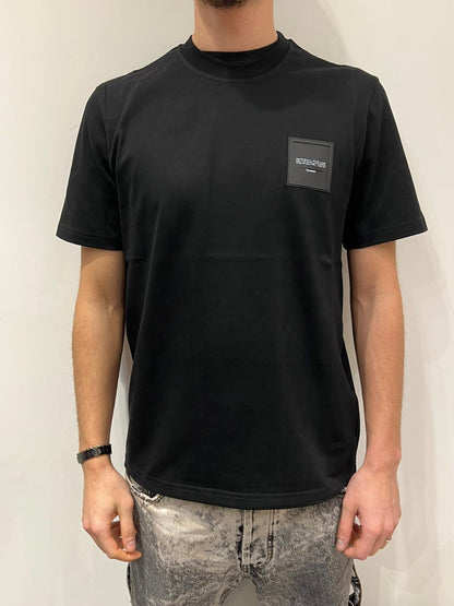 T-SHIRT PATCH SUL CUORE