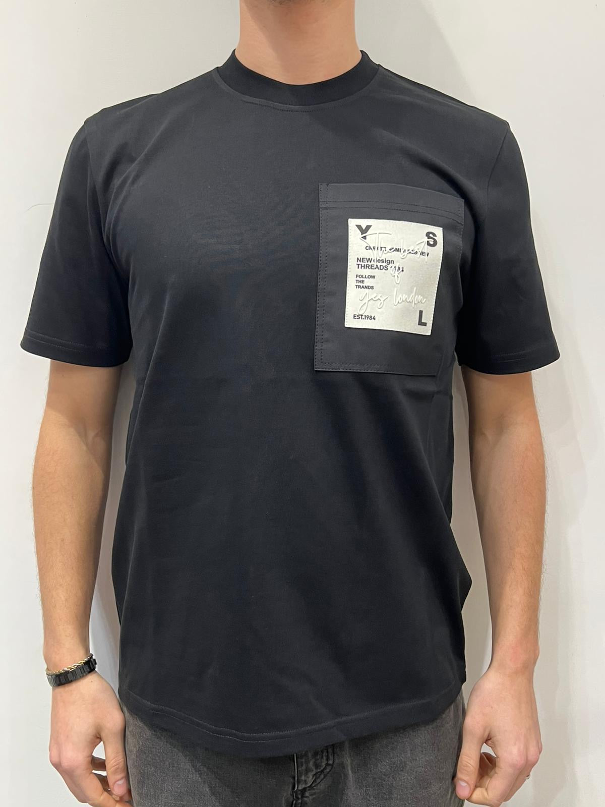 T-SHIRT TASCA SUL PETTO