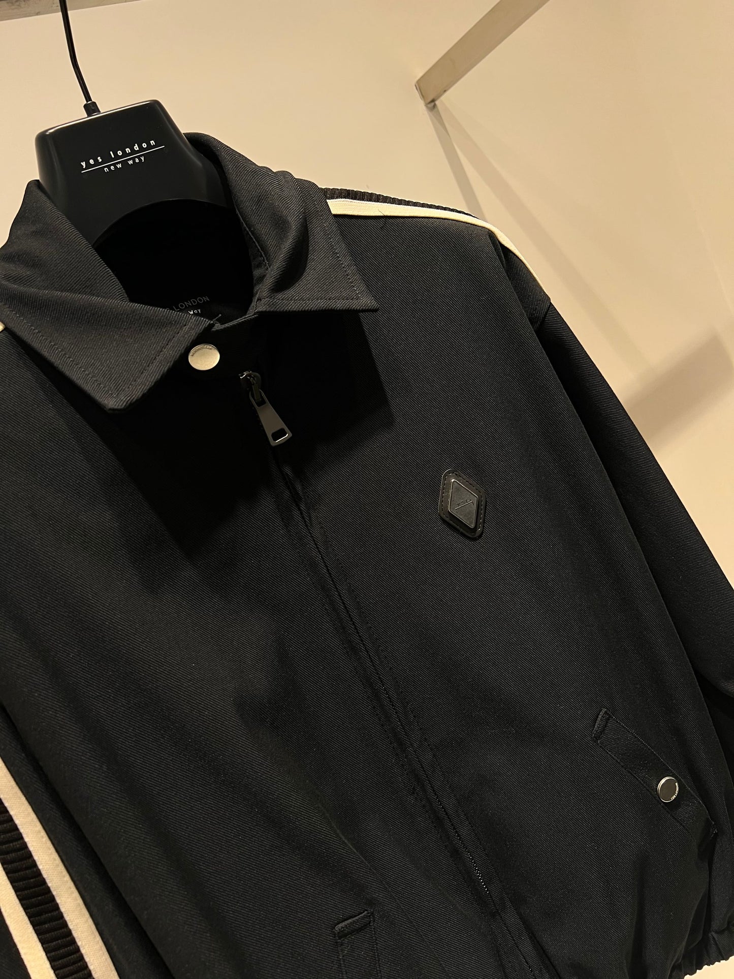 Giubbotto in cotone con bande