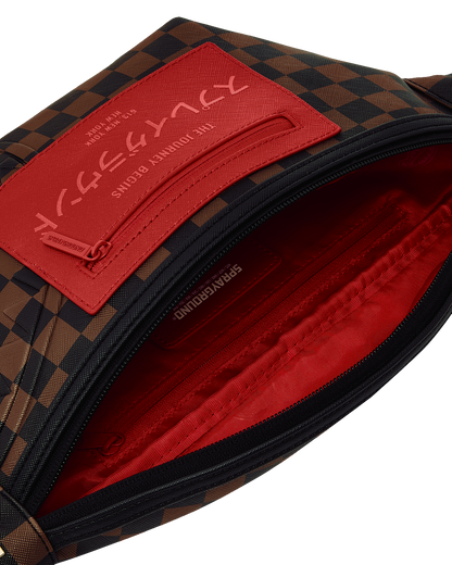 RED REDEMPTION PYRAMID SAVVY CROSSBODY