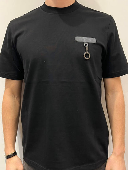 T-SHIRT CON CIONDOLO