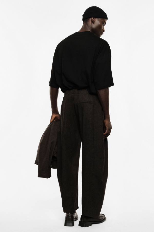 PANTALONE MORO CON FONDO AMPIO