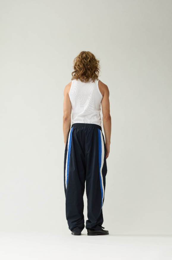 TRACK PANTS NIGHT