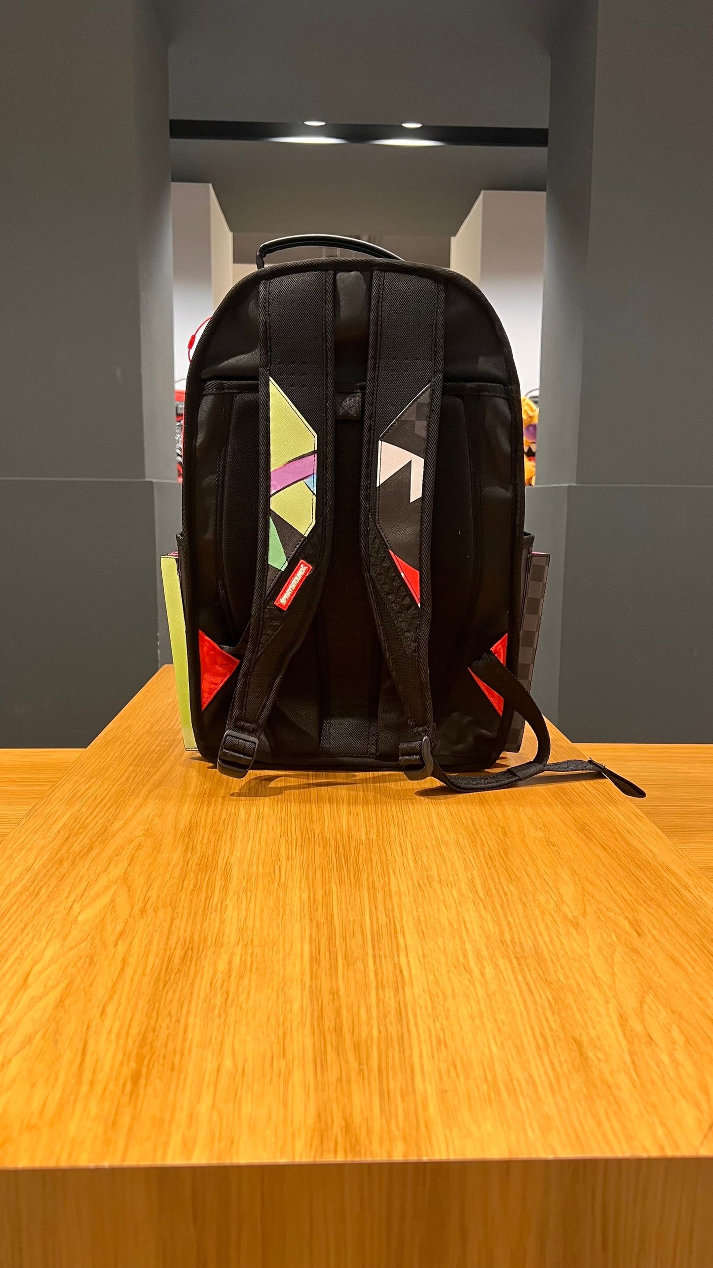 INSANE ILLUSION ART CHANGING BACKPACK