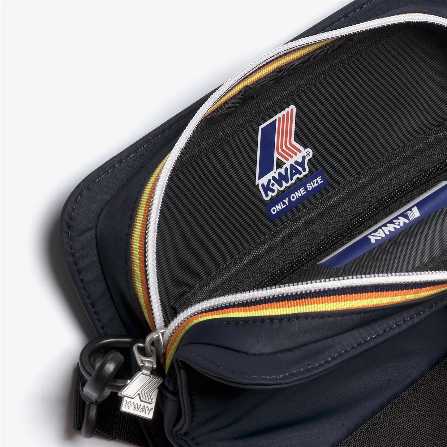 MARYBELL
Borsa Impermeabile  per Uso Quotidiano.