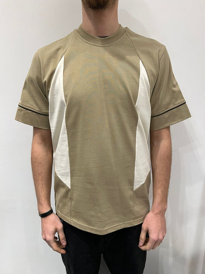 T-SHIRT CON PROFILO SULLA SPALLA