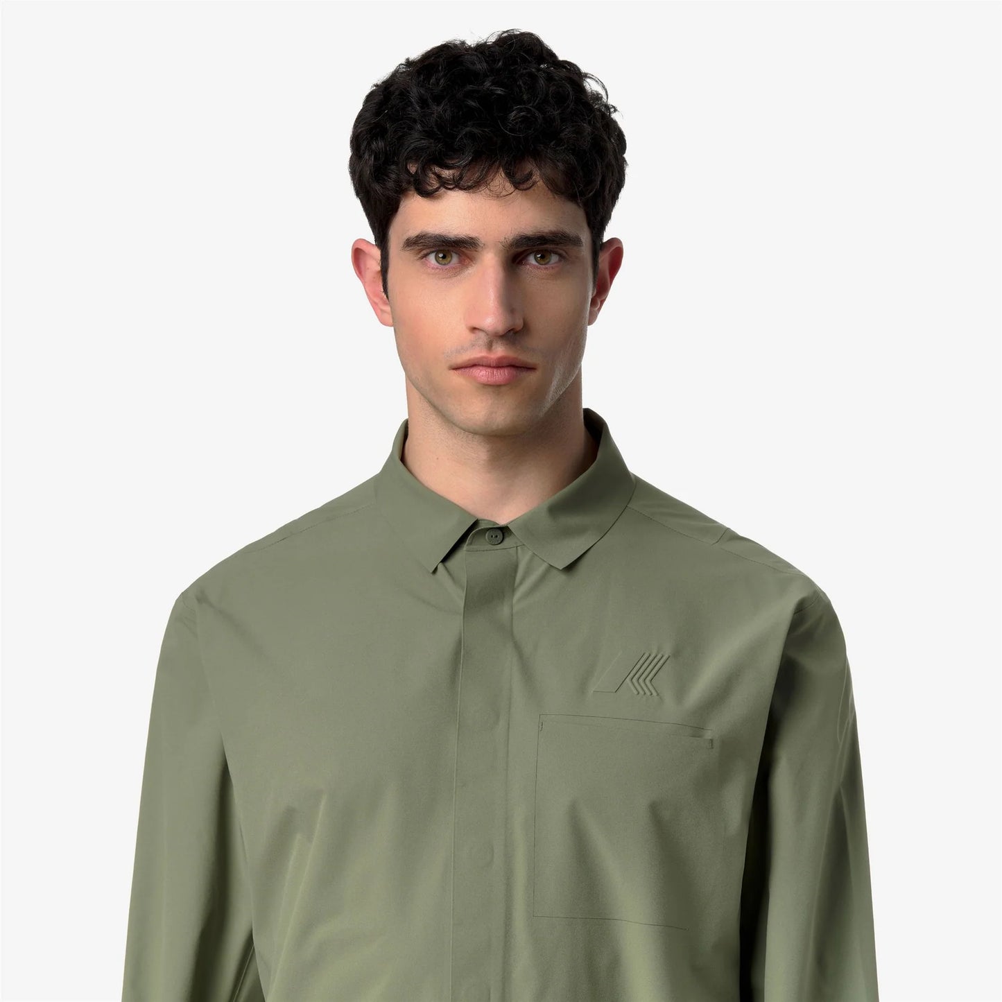 SHARRIE TECH OVERSHIRT
verde