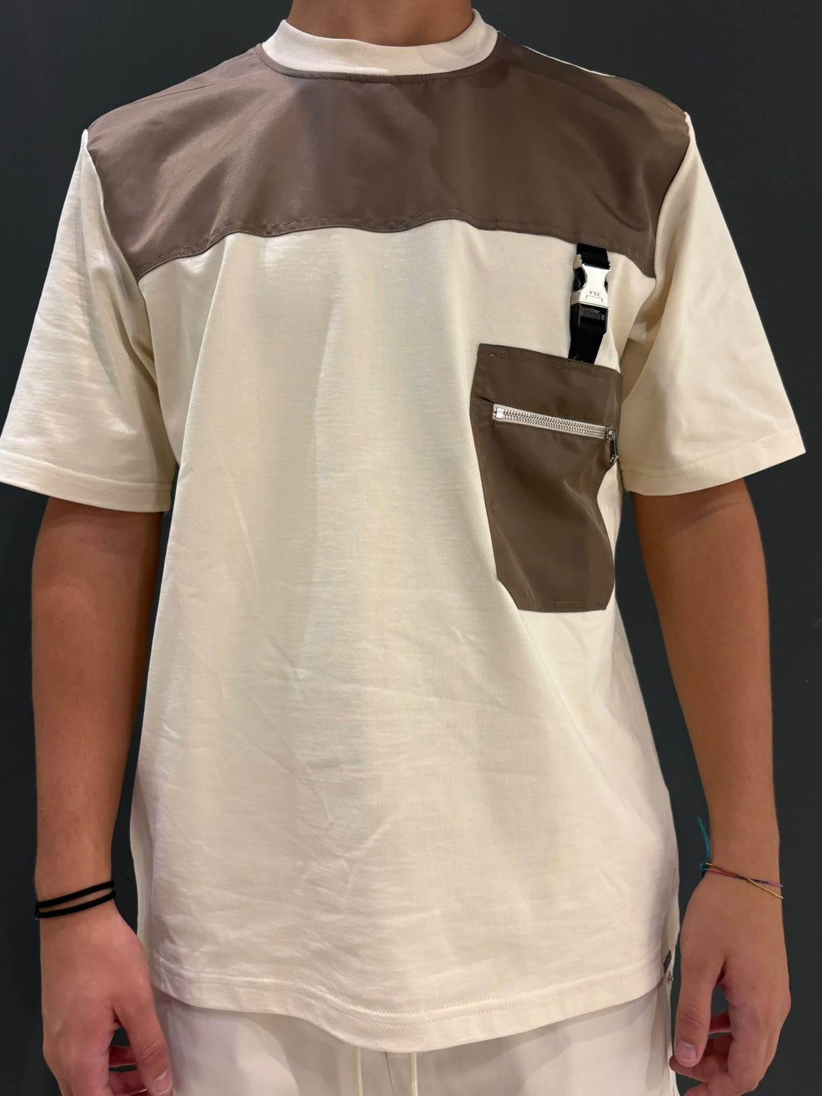 T-SHIRT ZIP