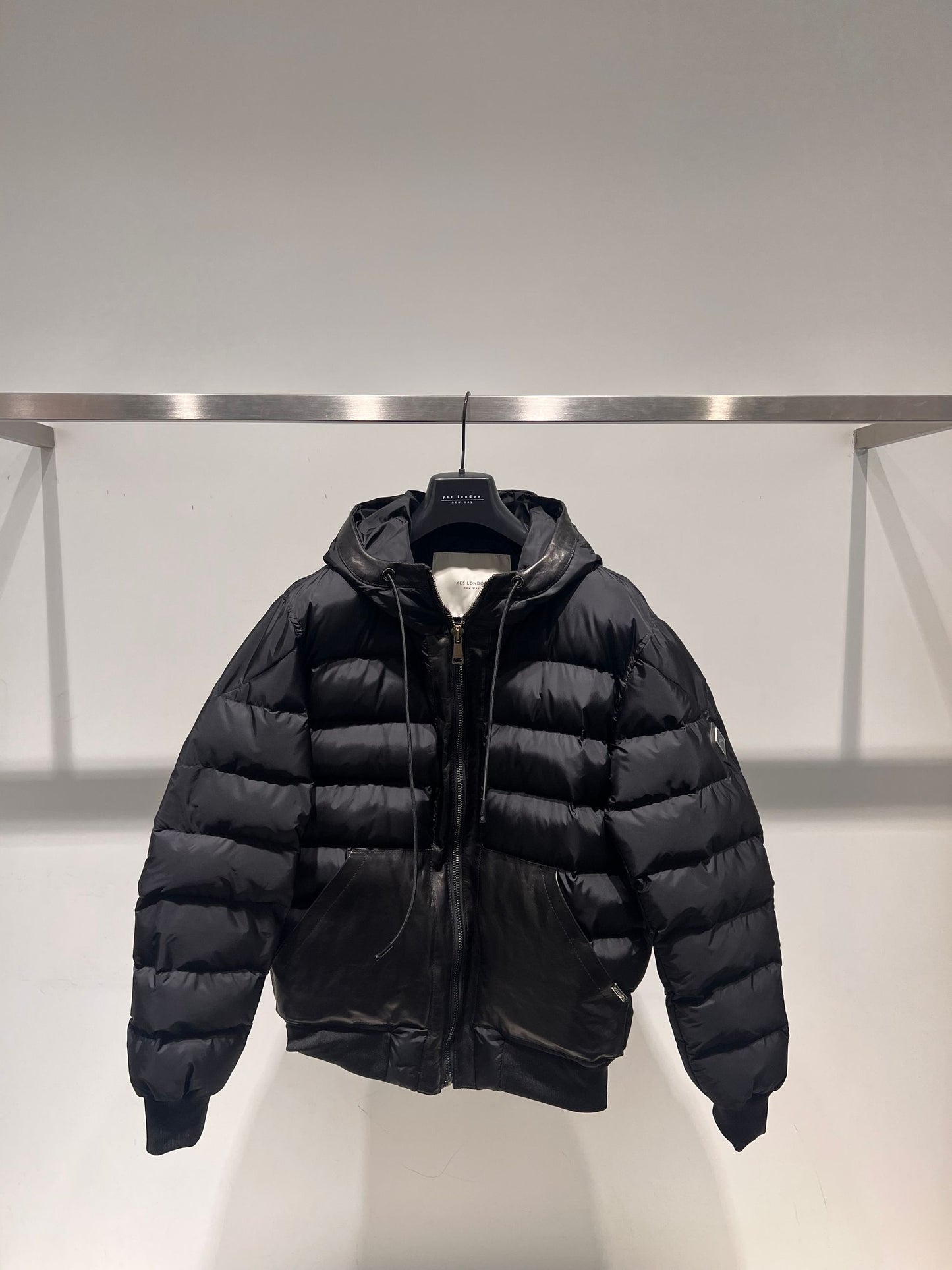 Bomber con marsupio in pelle