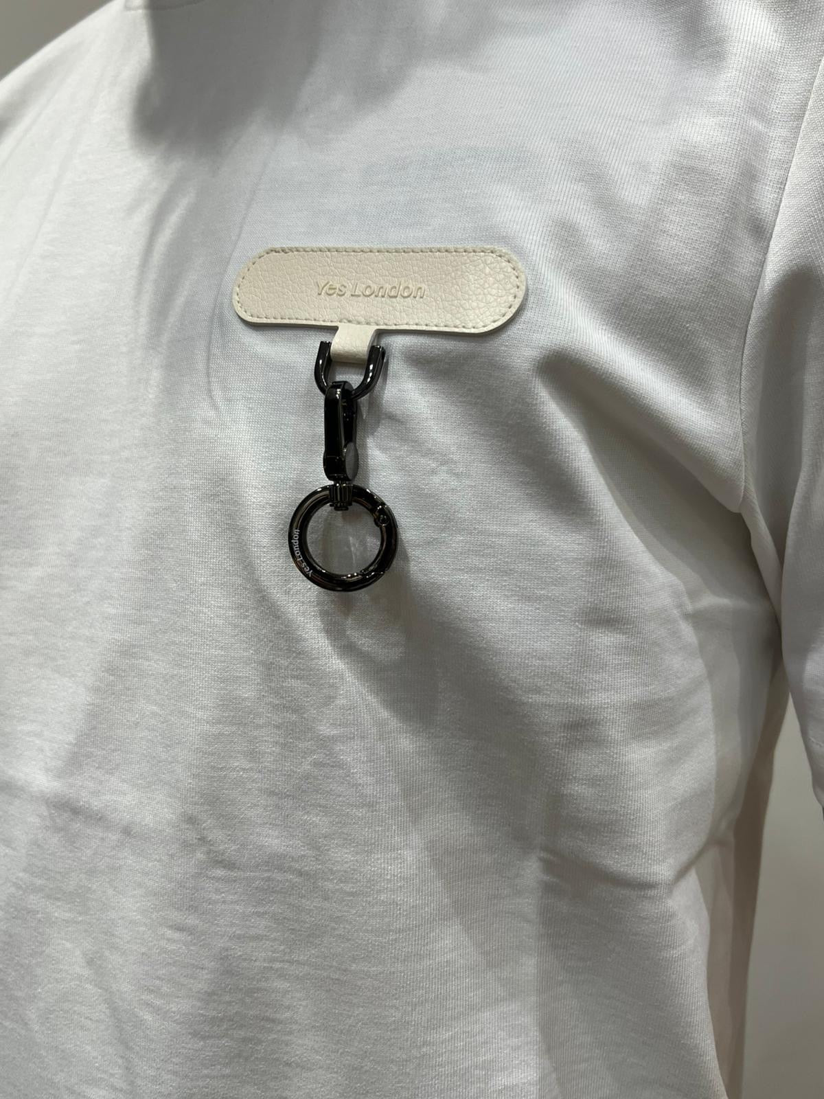 T-SHIRT CON CIONDOLO