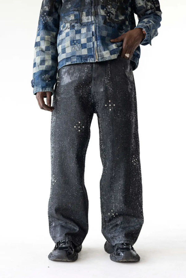 denim con borchie