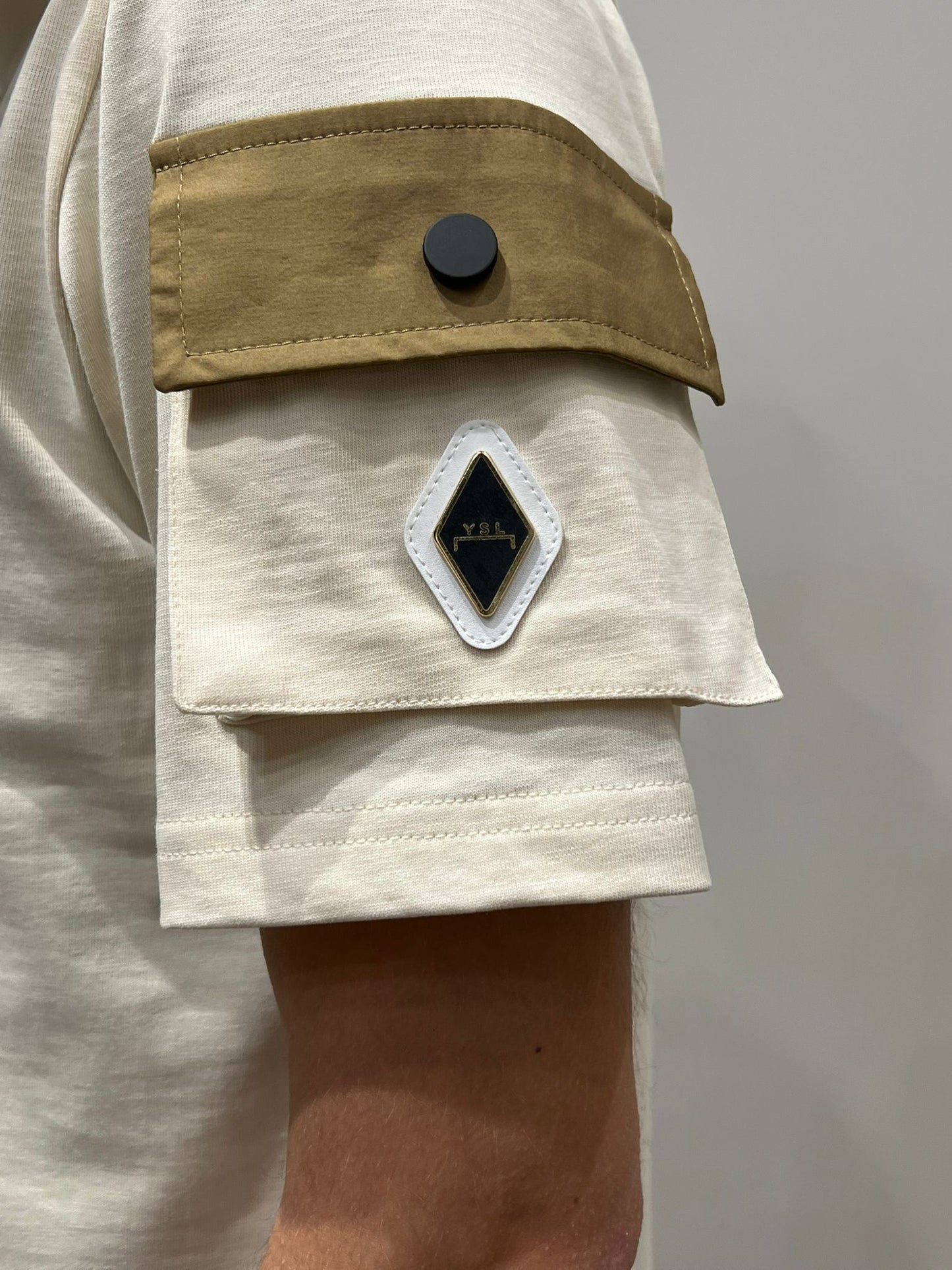 T-SHIRT patch spalla