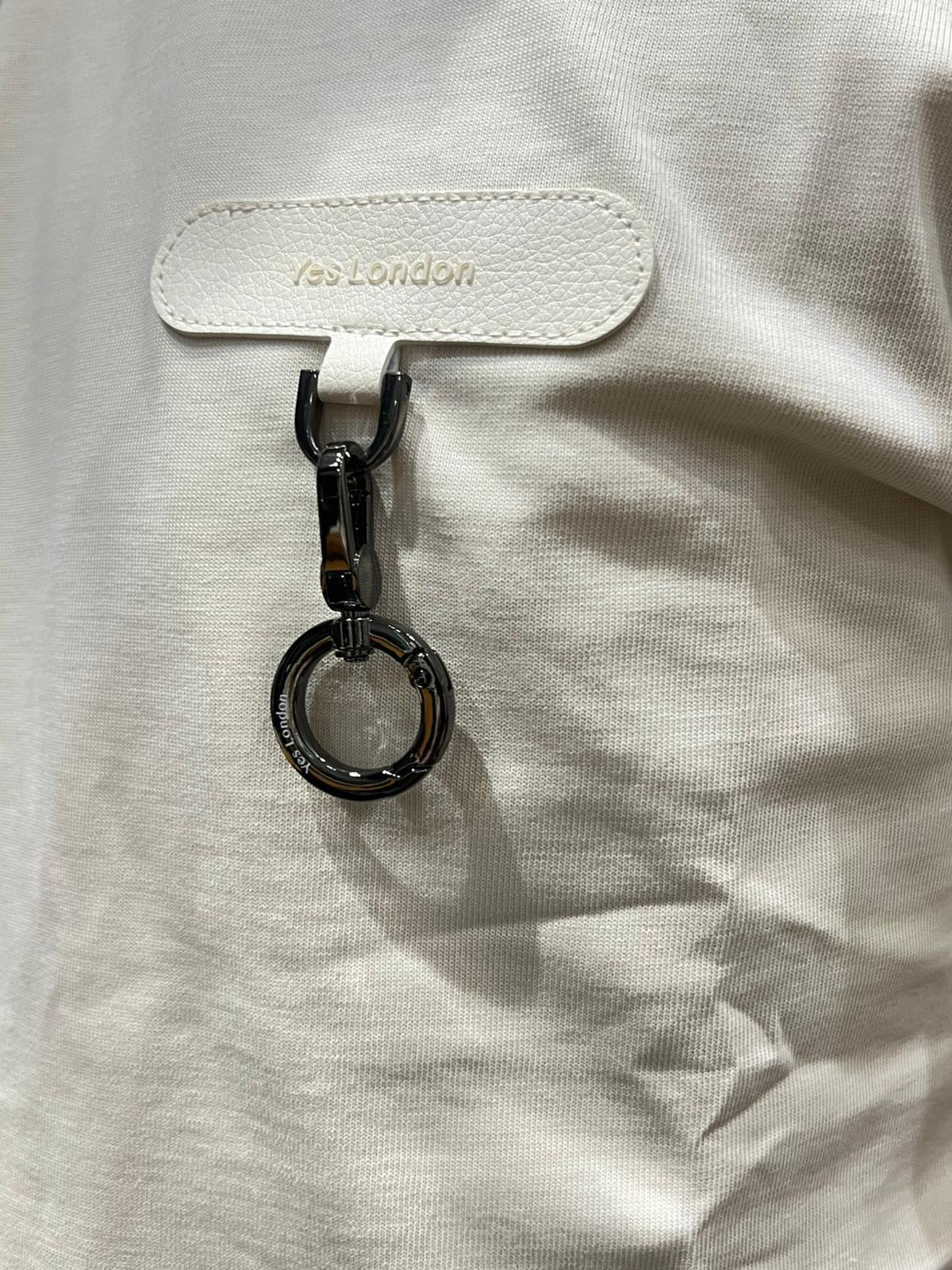 T-SHIRT CON CIONDOLO