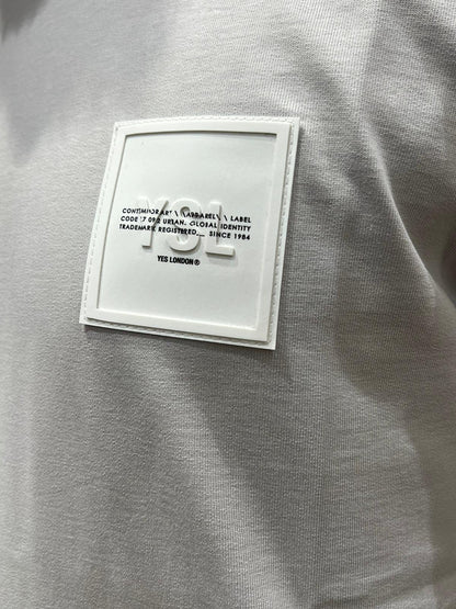 T-SHIRT PATCH SUL CUORE