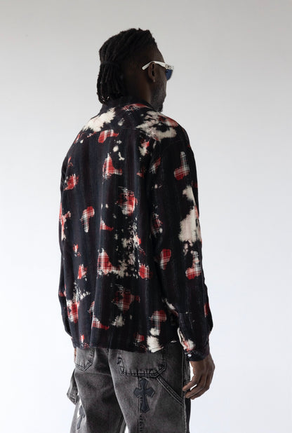 camicia con sfumature rosse e nere
